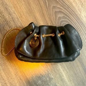 Henri Bendel blackl leather wristlet